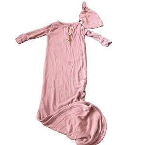 Kyte Baby Bamboo Baby Knotted Gown Nightgown 0-3m Pink With Hat Buttons Stain